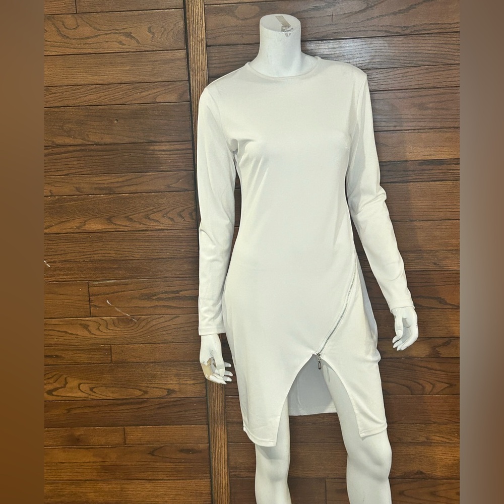 Zeagoo. Large. Elegant White Long Sleeve Dress. Zipper detail. Stretch.